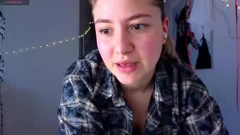 Yasyaa  online show from March 3, 11:00 am