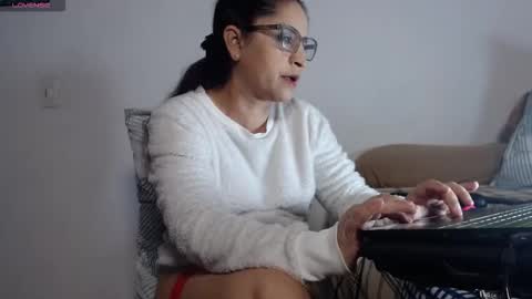 yaya____ online show from February 23, 9:28 pm