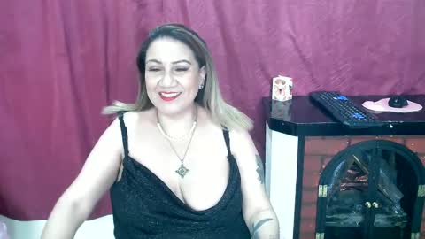 Snapshot of yayita_mature chatting on February 21, 3:54 pm yayita online show from February 21, 3:54 pm
