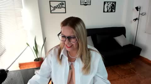 yayita online show from February 9, 3:37 pm