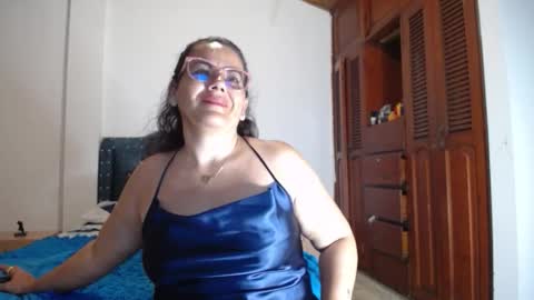 Snapshot of yazmin_mature chatting on September 23, 1:21 am Jasmin online show from September 23, 1:21 am
