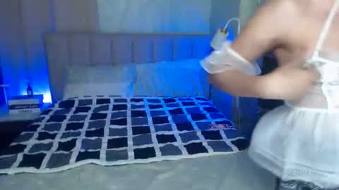 Snapshot of yazmin_shines chatting on October 4, 1:58 am Yazzi online show from October 4, 1:58 am