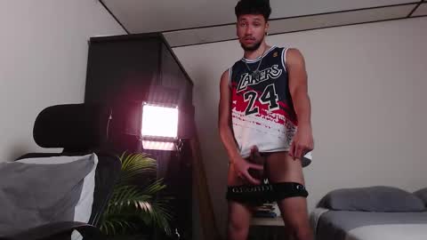 yeff online show from February 4, 10:57 pm