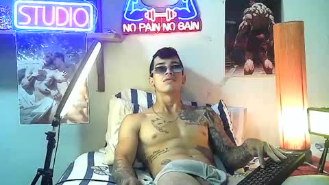 Snapshot of yeisoncastellanos1999 chatting on October 18, 9:30 pm yeisoncastellanos1999 online show from October 18, 9:30 pm