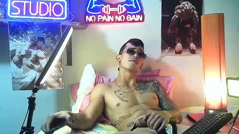 Snapshot of yeisoncastellanos1999 chatting on October 1, 12:10 am yeisoncastellanos1999 online show from October 1, 12:10 am