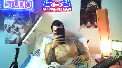 Snapshot of yeisoncastellanos1999 chatting on October 5, 1:47 am yeisoncastellanos1999 online show from October 5, 1:47 am