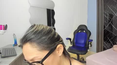 Snapshot of yelena03 chatting on October 6, 11:33 pm yelena03 online show from October 6, 11:33 pm