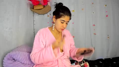 Snapshot of yelina_mh chatting on October 13, 6:10 pm YELINA online show from October 13, 6:10 pm