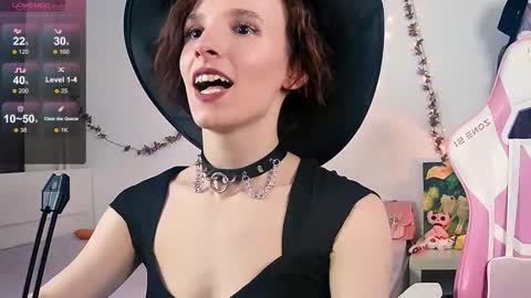 Snapshot of yellow_songbird chatting on October 10, 4:35 pm Liya online show from October 10, 4:35 pm