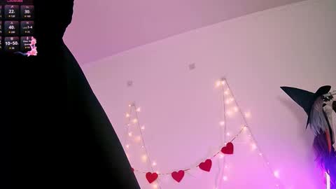 Liya online show from March 21, 3:28 pm