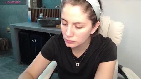 Yenni online show from February 13, 8:34 pm