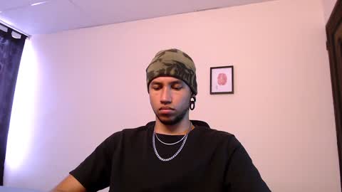 Yeff ind. model  online show from December 12, 6:21 pm