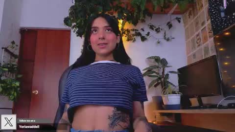 Snapshot of yeriawaddell_ chatting on October 22, 8:43 pm yeriawaddell online show from October 22, 8:43 pm