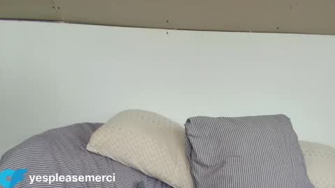 Snapshot of yespleasemerci chatting on September 30, 4:28 pm Brienne online show from September 30, 4:28 pm