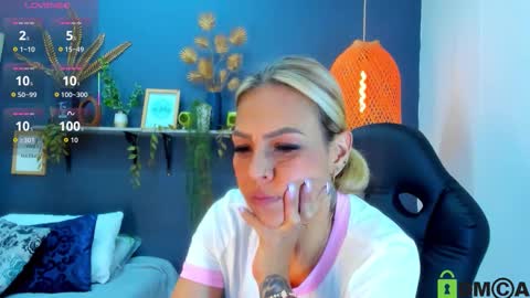 yessika_parker online show from November 19, 2:22 am