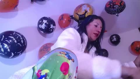 Yiny online show from October 13, 7:43 am