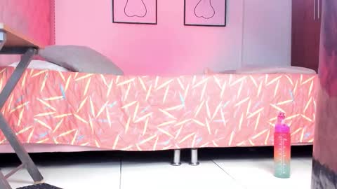 Yiovanna online show from September 18, 12:20 pm