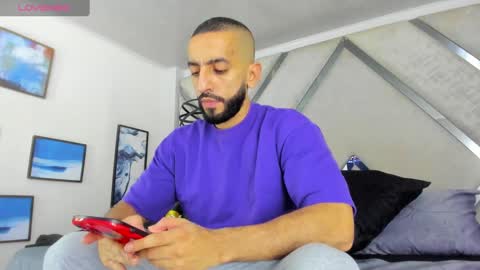 Yiyo online show from March 6, 3:24 am