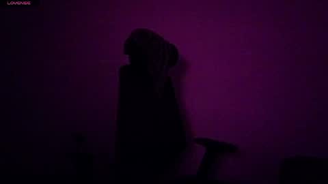 yngdesire1 online show from April 4, 12:34 pm