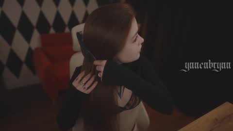 ynnenbrynn online show from December 5, 6:56 am