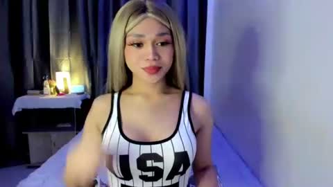 Snapshot of yonas_fucktoy chatting on October 22, 12:25 am yons online show from October 22, 12:25 am