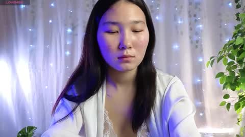 Snapshot of yoon_mii chatting on October 18, 12:53 pm i am Yoon online show from October 18, 12:53 pm