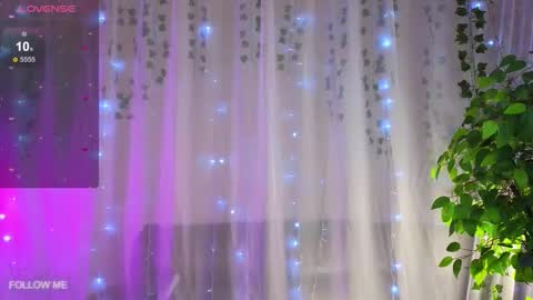 Snapshot of yoon_mii chatting on October 20, 7:35 am i am Yoon online show from October 20, 7:35 am