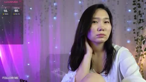 Snapshot of yoon_mii chatting on October 16, 10:26 am i am Yoon online show from October 16, 10:26 am