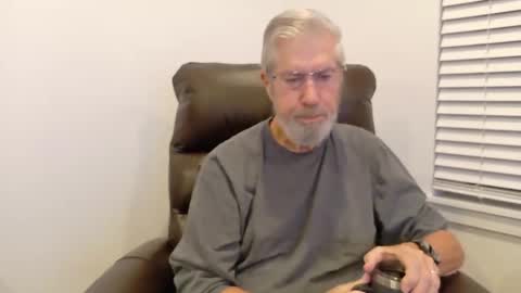 Snapshot of yougogirl_3 chatting on October 5, 11:40 am Colorado Guy Straight online show from October 5, 11:40 am