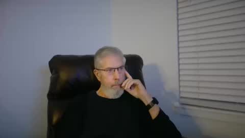 Snapshot of yougogirl_3 chatting on October 19, 3:55 am Colorado Guy Straight online show from October 19, 3:55 am