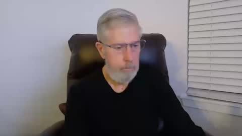 Snapshot of yougogirl_3 chatting on October 16, 12:38 pm Colorado Guy Straight online show from October 16, 12:38 pm