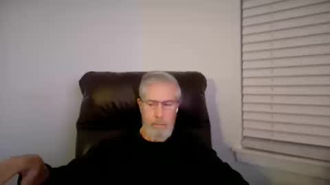 Snapshot of yougogirl_3 chatting on October 15, 4:38 am Colorado Guy Straight online show from October 15, 4:38 am