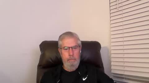 Snapshot of yougogirl_3 chatting on September 18, 7:45 am Colorado Guy Straight online show from September 18, 7:45 am