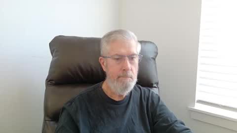 Snapshot of yougogirl_3 chatting on October 8, 8:15 pm Colorado Guy Straight online show from October 8, 8:15 pm