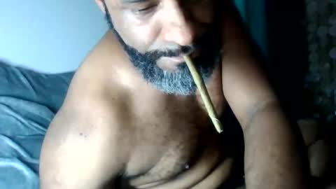 Snapshot of yougonnalearn2day chatting on October 27, 7:25 pm yougonnalearn2day online show from October 27, 7:25 pm