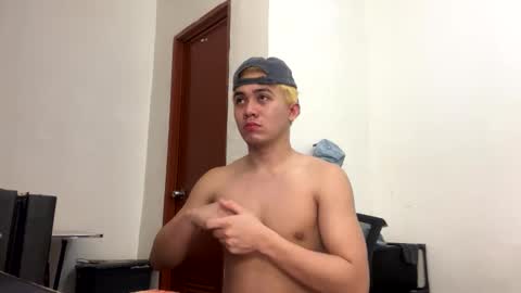 Cyrus online show from April 23, 7:04 pm