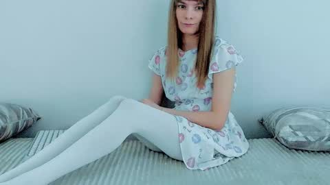 Lily online show from December 16, 7:04 am