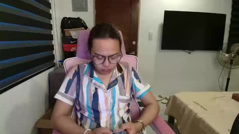 your_dreamgirlxxx69 online show from February 26, 9:12 am