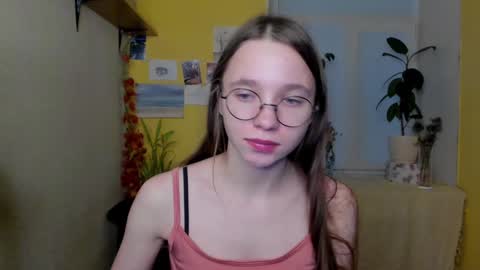 Leslie online show from December 16, 1:42 am