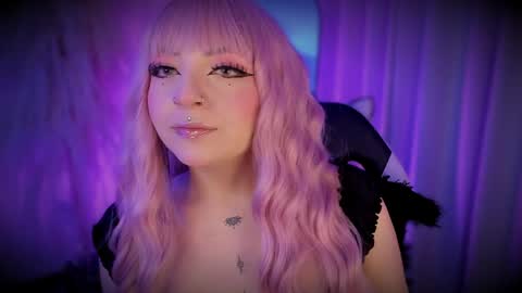 Cami independent model online show from March 31, 5:30 am