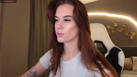 Jessica Loyd online show from January 15, 2:31 am