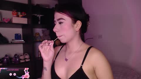 Snapshot of your_rosalie chatting on October 8, 4:07 am your_rosalie online show from October 8, 4:07 am