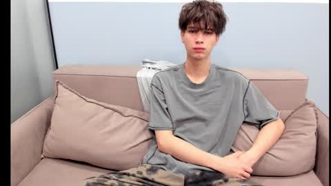 your_shy_guy online show from October 29, 5:42 am