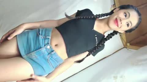 Snapshot of yourbabyriana chatting on October 6, 7:04 am Angel online show from October 6, 7:04 am