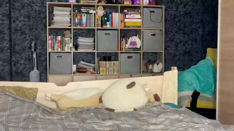 Mia online show from April 19, 3:46 pm