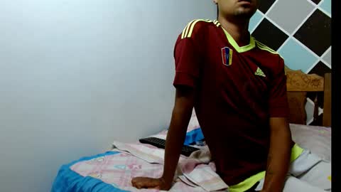 yourcouplehot online show from January 7, 7:24 am