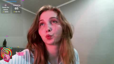 Snapshot of yourcreamyister chatting on January 30, 7:04 pm creamysister online show from January 30, 7:04 pm