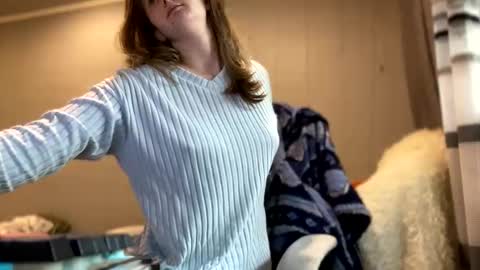 Snapshot of yourcreamyister chatting on January 24, 10:32 am creamysister online show from January 24, 10:32 am