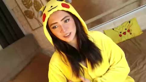 JEN  online show from October 4, 12:25 pm