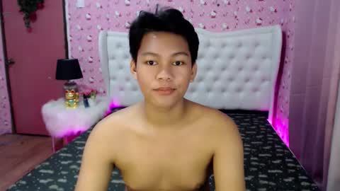 Snapshot of yourdreamboyxx chatting on September 8, 9:25 pm HEN online show from September 8, 9:25 pm